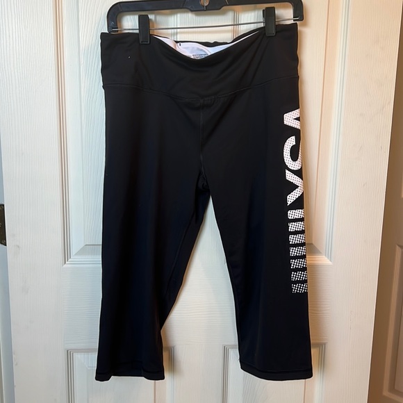 Victoria's Secret Pants - Victoria Secret Sport Capri’s